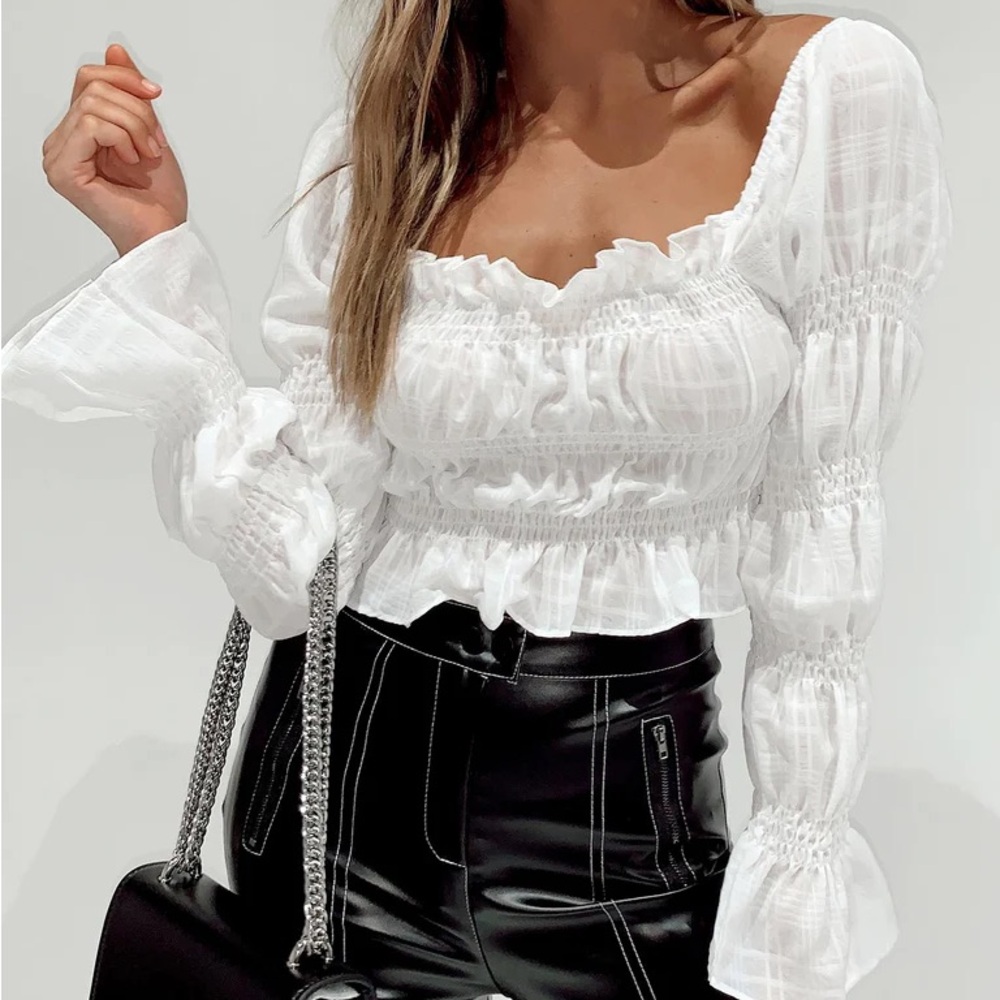 Wht Gathered Fabric Top
